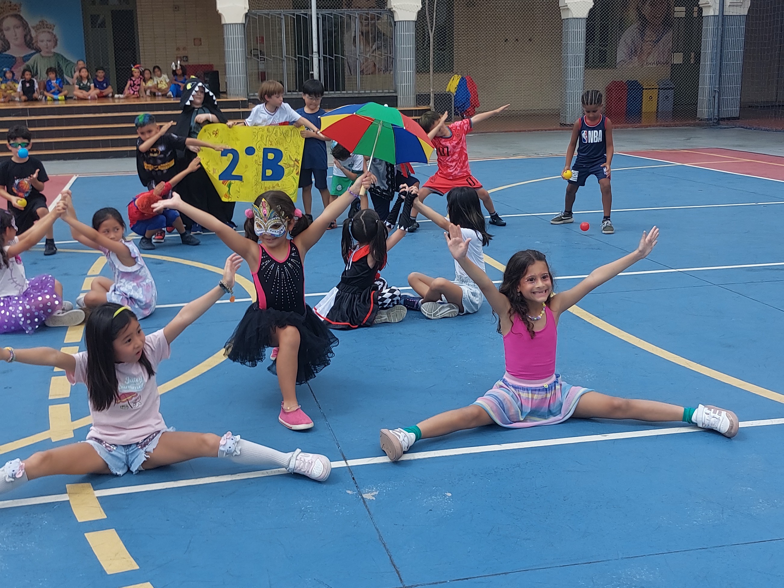 Ensino Fundamental Anos Iniciais organiza desfile de Carnval